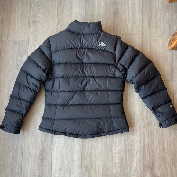 North Face Women's Black Classic Down Jacket.
Sz M EUC - Picture 4 of 16
